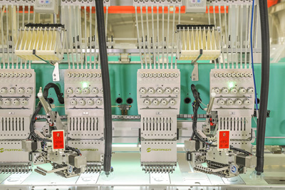  Machine à broder multitêtes plates série HP 