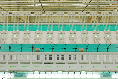  Machine à broder multitêtes plates série DE 