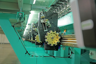  Machine à broder multitêtes plates série DE 