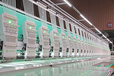  Machine à broder multitêtes plates série HE 